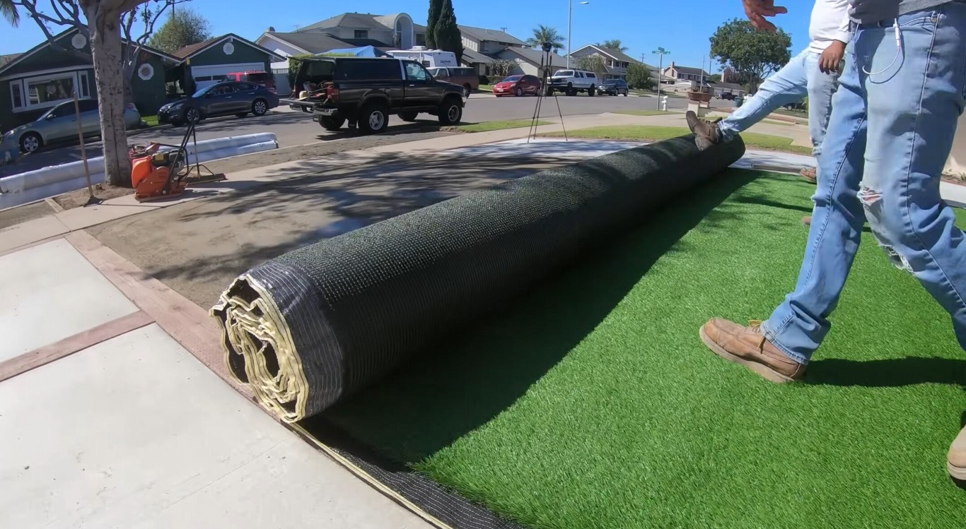 Mud-free artificial grass installation in Canton, OH